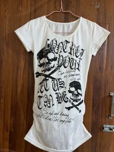 Graphic Print T-Shirt with Skulls