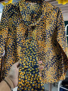 Chic Navy &amp; Yellow Floral Blouse
