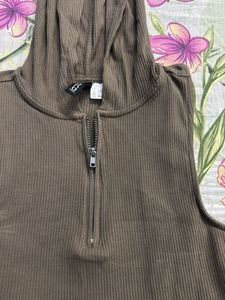 Ribbed Sleeveless Zip Hoodie Top