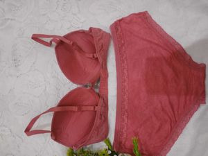 Lace Bra and Panty Set