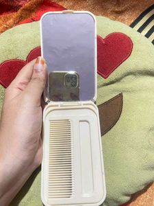 CUTE POCKET FREINDLY MIRROR STUFF WITH COMB