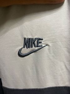 striped nike