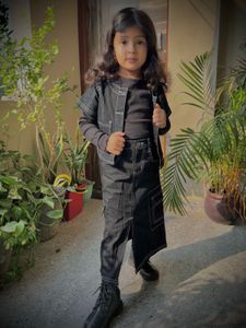 Trendy Black Denim Outfit for Girls