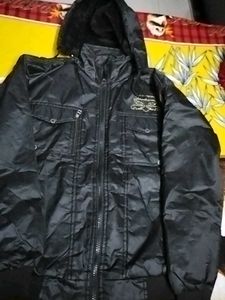 Stylish Black Puffer Jacket with Hood