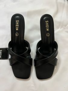 Stylish Black Open kitten Toe Heels