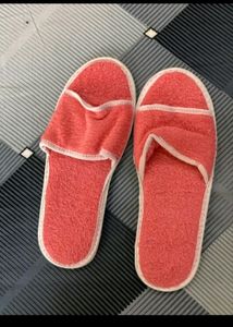 New bathroom slippers without tag. it is in towel fabric