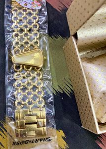 Elegant Gold Tone Chain Watch
