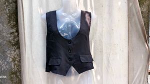 74209. Chic Black Sleeveless Vest