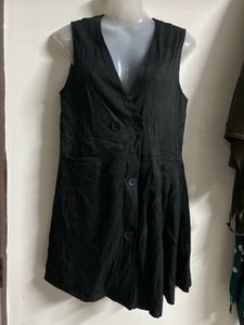 Chic Black Sleeveless Button-Up Dress