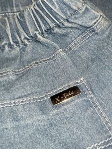 Comfortable Light Wash Denim Jeans