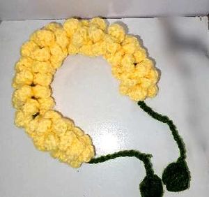 Handmade Yellow Flower Gajra 🧶