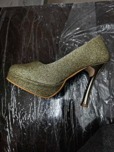 golden sparkling pencil heels