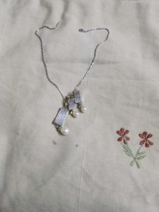 Elegant Pearl American Diamond set