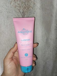 Aqualogica Radiance+ Face Wash