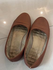 Comfortable Brown Perforated Flats