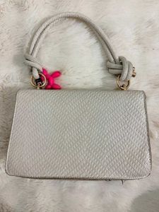 Yousta Chic Textured Crossbody Bag