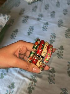 Set of 4 Floral Enamel Bangles