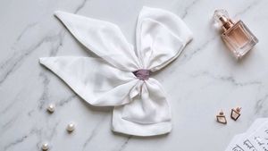 2 hair bow clip