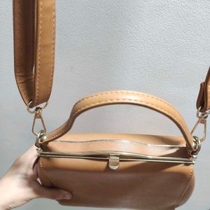 Brown Sling Bag 🤎