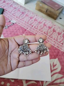 9.Antique Silver Necklace with Earrings