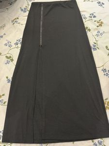 Stylish Maxi Skirt with Zipper Detail