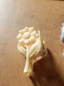 Vintage Flower &amp; Rose Hair Claw Clips