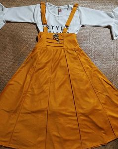 Girls New design Scart top.Size-34
