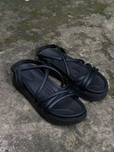Stylish Black Strappy Platform Sandals