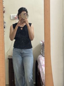 Chic Black Sleeveless Top