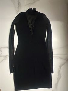 Chic Black Lace Sleeve Dress