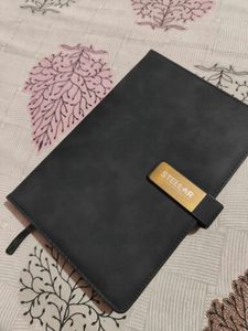 New - Stellar Men's Bifold Wallet