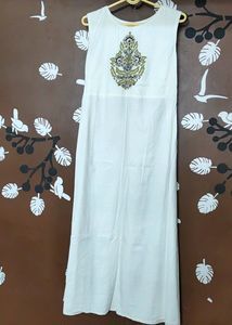 White Sleeveless Gown With Mustard Yellow Shurg