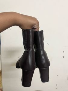 Chic Brown Block Heel Ankle Boots