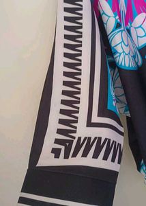 printed Kurta Set little stain is there pls check