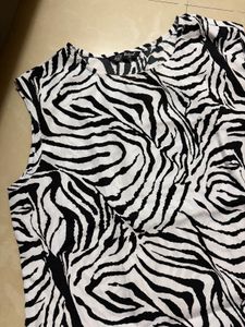 Stylish Zebra Print Sleeveless Top