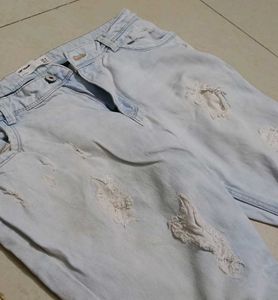 Light Wash Ripped Jeans