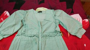 ballon sleeved dress
