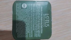 2 Lotus Vitamin C Skin Brightening Night Cream