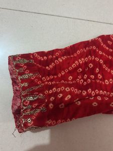 red bandhni kurti