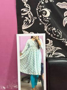 Beautiful Printed Kurta and Straight Pant Combo