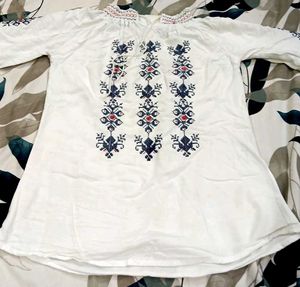 Embroidered White Cotton Kurta