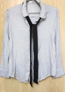 Polka Dot Tie Neck shirt just like new