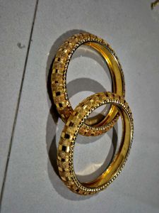 Elegant Gold Tone Bangles