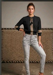 black top and  grey pant