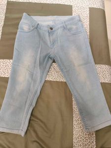 Light Wash Denim Capris