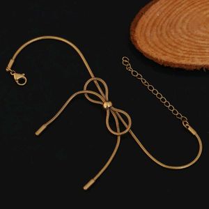 Elegant Gold Bow Bracelet