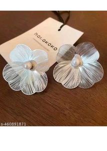 Floral Pearl Stud Earrings