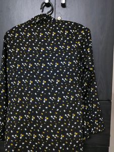 Black Floral Vanhuesen Formal Top