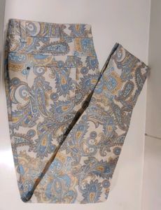 New 🆕 MAX White Printed Jeans In 32" Waist