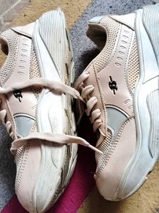 stylish pink  Bata Sneakers for girls 🩷